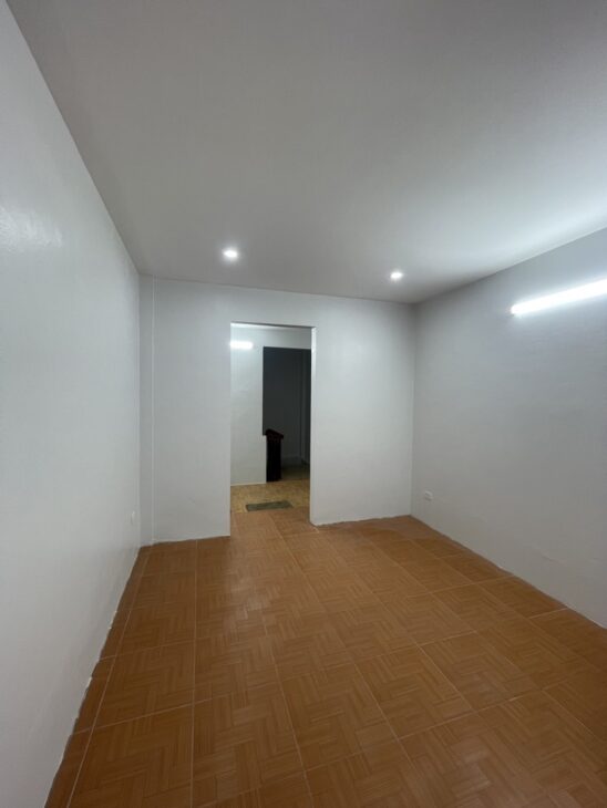 Hiếm, Bán nhà đẹp Ngọc Thuỵ – Long Biên – Ô tô Tránh – Gần chợ, công viên, 40m2,5 tầng nhỉnh 7 tỷ