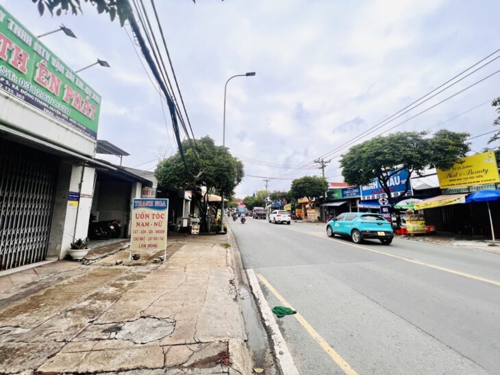 Bán nhà mặt tiền 26x36m giá 65 tỷ Đường Bà Triệu, Hóc Môn
