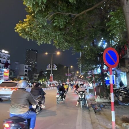 Phân lô , oto tại Vạn Phúc Hà Đông 45m2 nhà 4 tầng mà chỉ nhỉnh 9 đ. Ngõ thông , gần phố , nhà đẹp Phân lô , oto tại Vạn Phúc Hà Đông 45m2 nhà 4 tầng mà chỉ nhỉnh 9 đ. Ngõ thông , gần phố , nhà đẹp