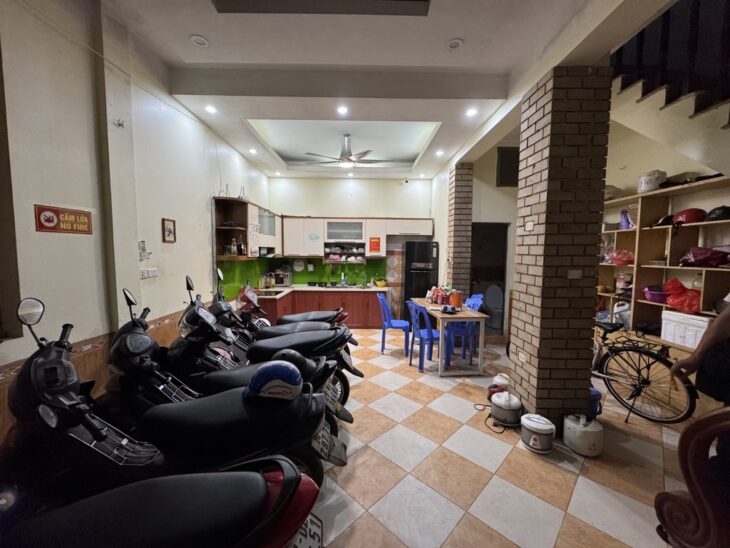 Chính chủ cần bán căn nhà 5 tầng tại Phố Vọng, Hai Bà Trưng. Diện tích: 45m², thiết kế đẹp, ô tô đỗ