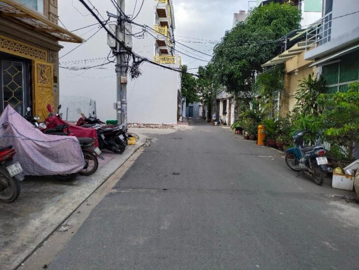 Bán nhà hẻm xe tải gần Hương Lộ 2, Bình Tân 5x13m giá hơn 4 tỷ.BT1.24.