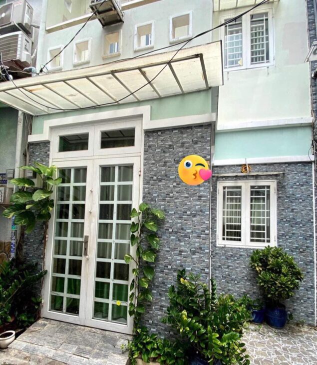 Nhà HOÀNG VĂN THỤ, bán gấp, 4.5 tỷ, 3 lầu, 3 phòng.