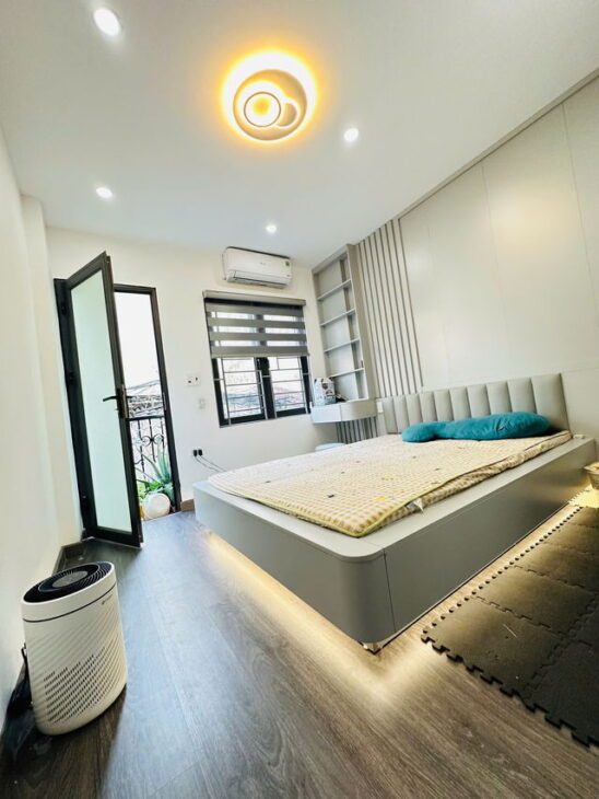 Nhỉnh 7 tỷ sở hữu ngay nhà đẹp Kim Giang Hoàng Mai 40m2*5T gần phố, ô tô đỗ 20M, Lh 0975666943