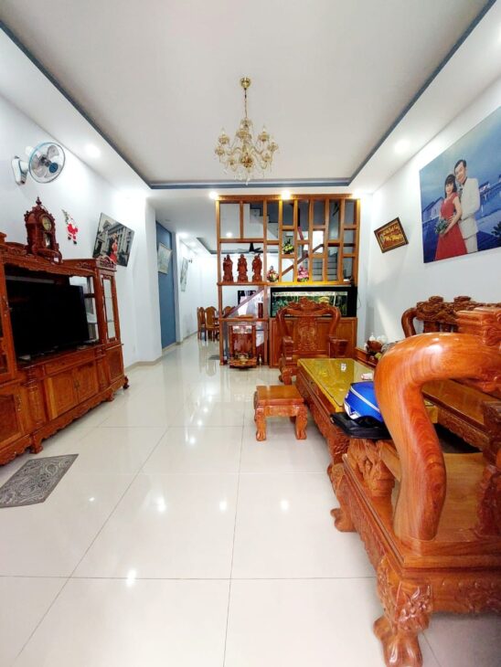 Cần tiền bán gấp nhà NGUYỄN VĂN ĐẬU, 6 phòng, hxh, 5m x 16m, 5.5 tỷ.