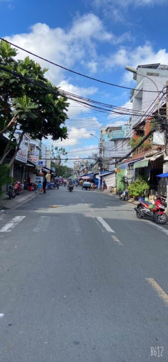 Bán nhà 6.3 tỷ, QUANG TRUNG, 4m x 12m, 4 phòng, gần VINCOM.