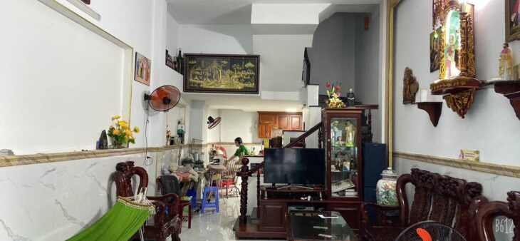 Bán nhà 6.3 tỷ, QUANG TRUNG, 4m x 12m, 4 phòng, gần VINCOM.