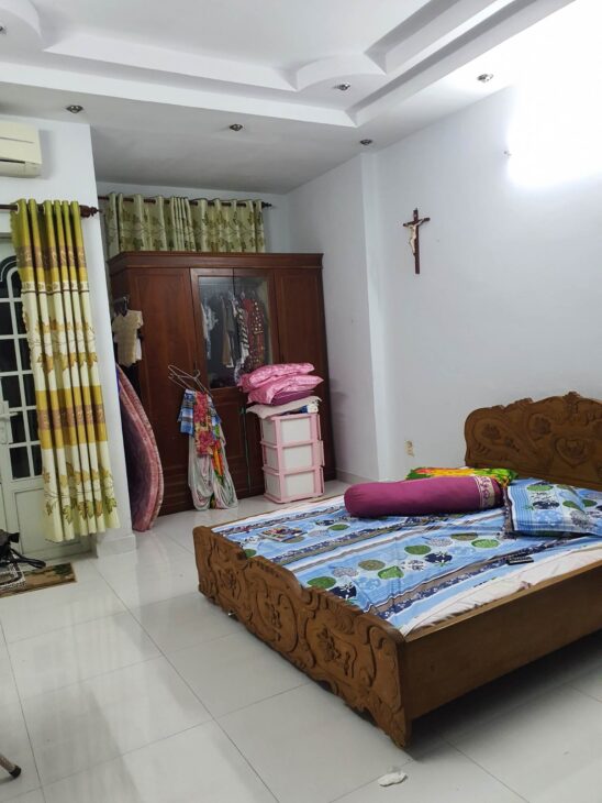 Bán nhà 6.3 tỷ, QUANG TRUNG, 4m x 12m, 4 phòng, gần VINCOM.