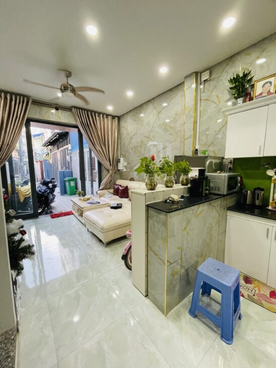 Bán gấp nhà gần PHAN XÍCH LONG, 4.2 TỶ, gần HXH.