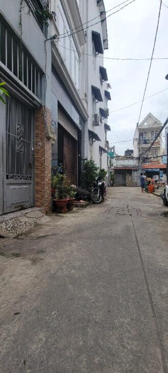 BÁN ĐẤT TẶNG NHÀ C4 CÓ GÁC. ĐƯỜNG BÙI QUANG LÀ. P12. GV. GIÁ NHỈNH 4 TỶ TL.