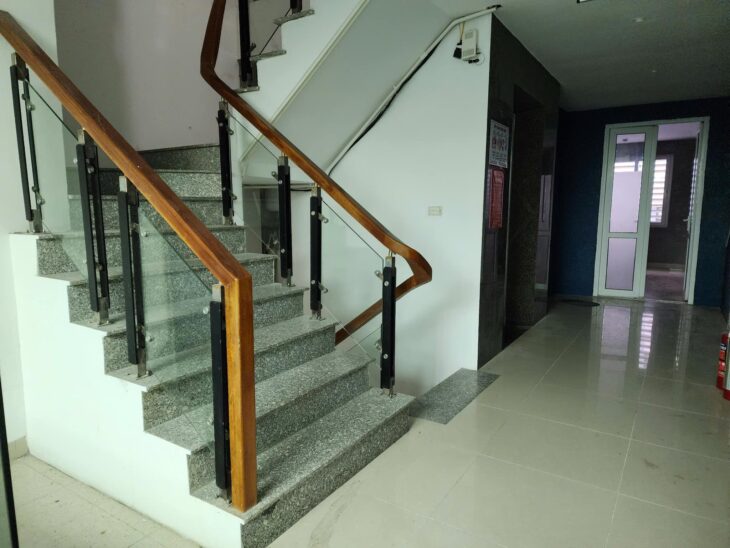 ⚜️ Mặt phố VIP Chùa Láng, Đống Đa, 105m2 7 Tầng Thang Máy, MT 4.5m, Chỉ 50 Tỷ ⚜️