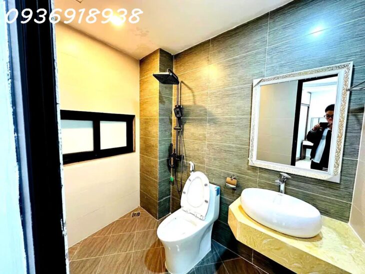 5.4 tỷ-Rẻ nhất quận Hoàng Mai-Nhà mới 41m x 5T-gần phố-gần ô tô-cực thoáng sáng
