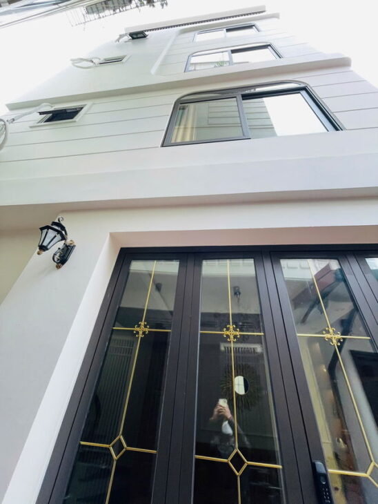 BÁN NHÀ RIÊNG BÁT KHỐI -LONG BIÊN, 30M2,5 TẦNG, MT 5M, 6.2 TỶ.