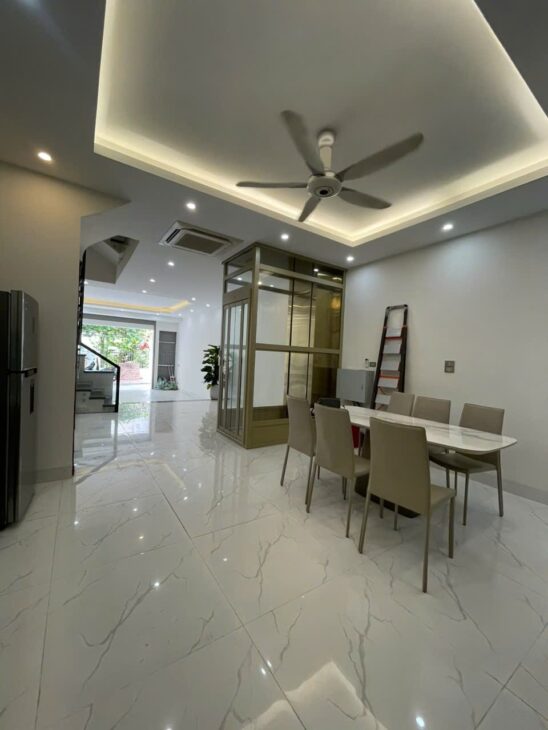 BÁN NHÀ TÔ VĨNH DIỆN THANH XUÂN, PHÂN LÔ GARA OTO, DT52M 6TẦNG THANG MÁY, GIÁ 19.2 TỶ