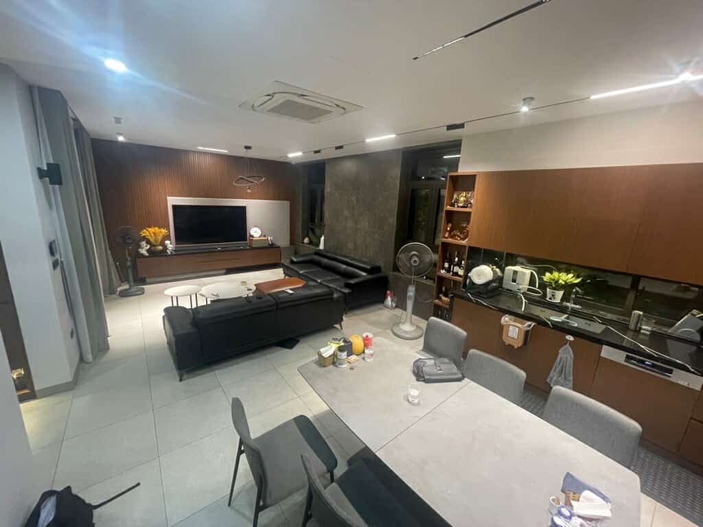 biệt thự sân vườn Long Biên, 190m x 4 tầng, mặt tiền 8m, ôtô tránh, nở hậu