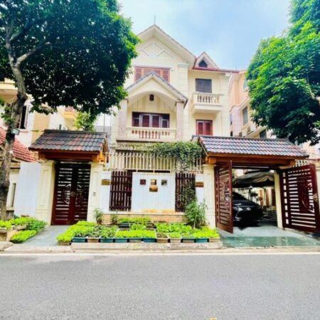 Bán gấp biệt thự đẹp ở ngay khu đô thị Trung Văn Hancic, 106m2 5 tầng view thoáng