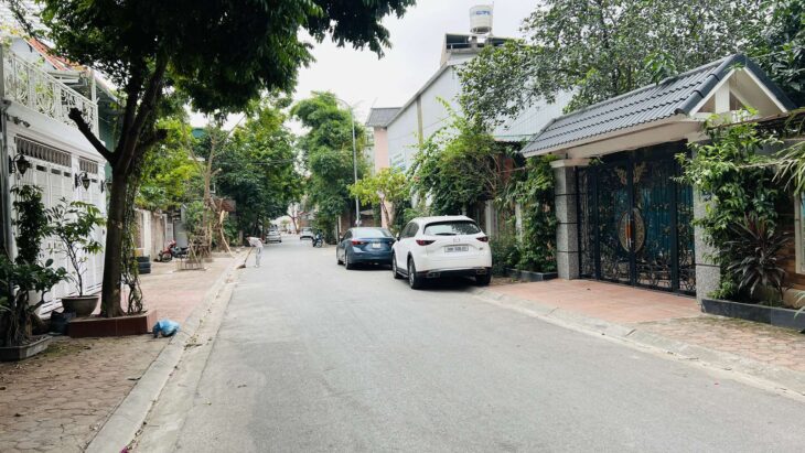 biệt thự sân vườn Ngọc Thuỵ-Long Biên, 472m x 3 tầng, mặt tiền 14m, ôtô tránh