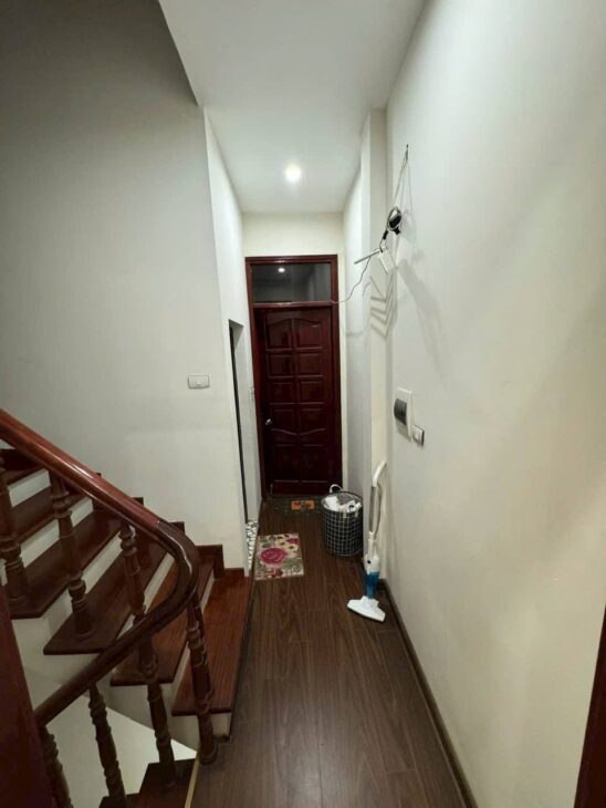 Bán Nhà Cầu Giấy -Khu vực Sầm Uất – Gần Ô tô – Ngõ Xe 3 Gác tránh – DT 34m x 5 Tầng x MT 3.4m
