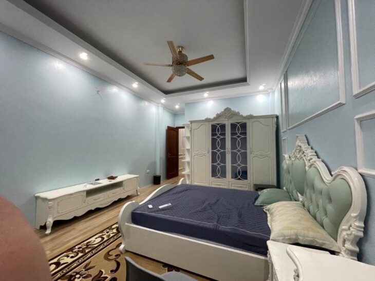 NHÀ DÂN XÂY MỚI – THANG MÁY – 5M Ô TÔ TRÁNH – TẶNG FULL NỘI THẤT XỊN XÒ – NHÀ ĐẸP VỀ Ở NGAY TRƯỚC