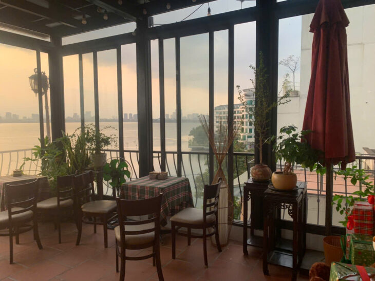 BÁN NHÀ MẶT PHỐ VỈA HÈ RỘNG – KINH DOANH CAFE – 7 TẦNG THANG MÁY – VIEW HỒ TÂY – LÔ GÓC 3 THOÁNG