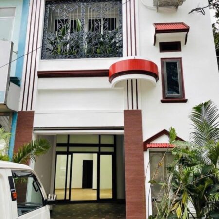 Ô TÔ ĐỖ CỬA NGÀY ĐÊM – NHÀ DÂN XÂY KIÊN CỐ – KINH DOANH SẦM UẤT – Ô TÔ ĐỖ CỬA NGÀY ĐÊM – NHÀ DÂN