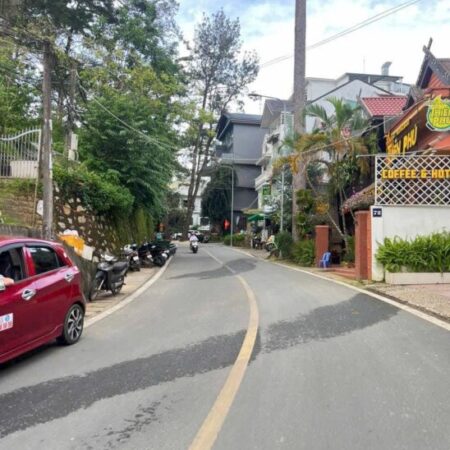 khách sạn Đà Lạt 12 phòng, MT đường Lý Tự Trọng, p 2, thành phố Đà Lạt 0938974428