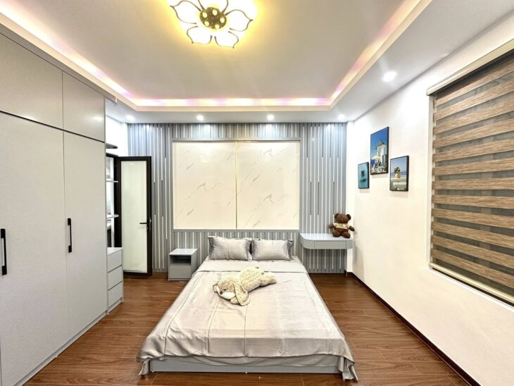 Nhà đẹp Trần Bình, Cầu Giấy diện tích 38m2, mặt tiền 3.5m, tặng full nội thất, gần phố