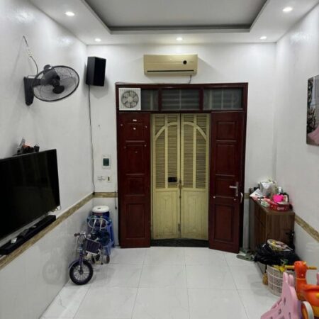 Chính chủ muốn bán nhà đất 4 tầng đang sử dụng ở Minh Khai, Hai Bà Trưng, Hà Nội để mua chung cư. Chính chủ muốn bán nhà đất 4 tầng đang sử dụng ở Minh Khai, Hai Bà Trưng, Hà Nội để mua chung cư.