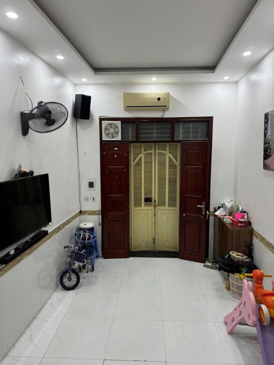 Chính chủ muốn bán nhà đất 4 tầng đang sử dụng ở Minh Khai, Hai Bà Trưng, Hà Nội để mua chung cư.