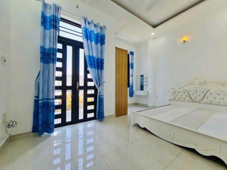 [CHỈ 5 TỶ QUAY ĐẦU] – NHÀ 3 TẦNG – HẺM Ô TÔ TRÁNH – TRẢI NHỰA SẠCH SẼ – HUỲNH TẤN PHÁT – TT NHÀ BÈ