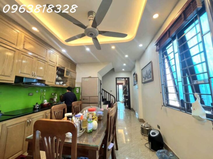 NHÀ ĐẸP BÊN MỸ Ở NGAY – 2 THOÁNG – NGÕ NÔNG GẦN Ô TÔ – SỔ HOA HẬU – TIỆN ÍCH ĐỈNH – 40m2 NHỈNH 6 TỶ