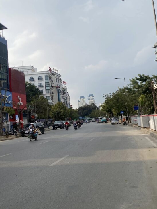 Gia đình cần bán gấp nhà đất mặt phố Miếu Đầm, 230m2, mặt tiền 9m, giá đầu tư