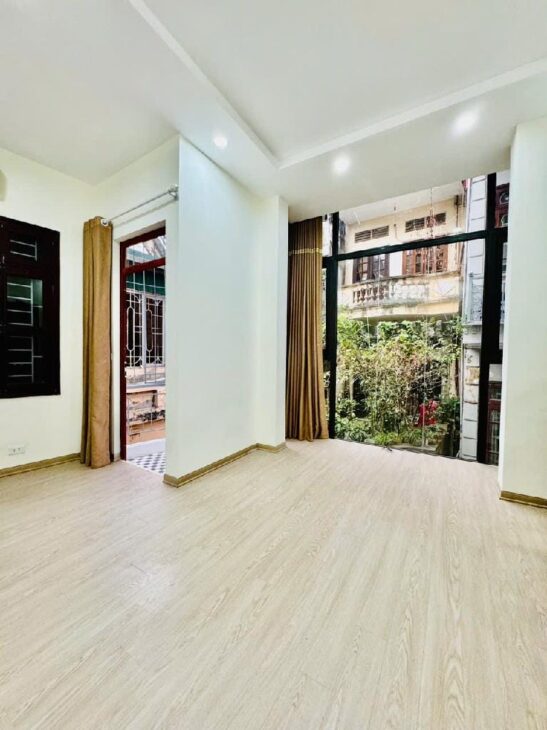 Bán nhà 42m* 7 tầng thang máy Giang Văn Minh – ô tô đỗ cửa – lô góc – ngõ thông – khu VIP