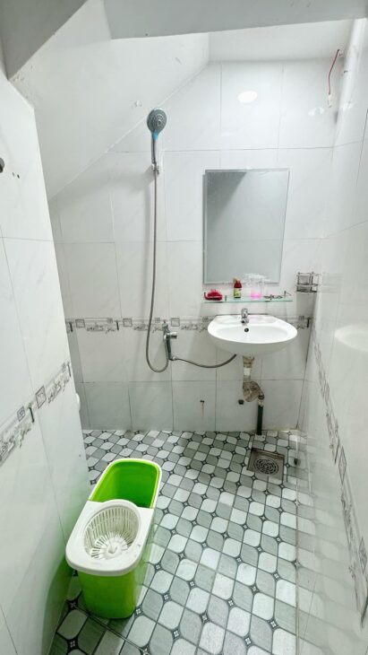 NHÀ TTTP 2 TẦNG MẶT TIỀN KINH DOANH ĐƯỜNG PHAN ĐÌNH GIÓT -PHƯƠNG SÀI GIÁ 1ty350