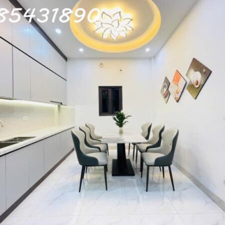 GẤP GẤP SOS CẦN BÁN NHÀ DT40M2, ÔTÔ ĐỖ CỔNG GIÁ RẺ