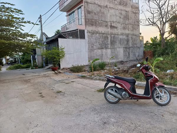 ????????Đất thổ cư lô góc 2 Mặt hẻm 1/đường THẠNH XUÂN 52, phường THẠNH XUÂN, Q12, dt 217m2 (15mx15m)