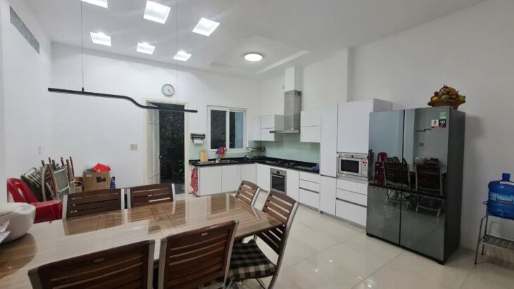 Bán Nhà đẹp 3 tầng mặt tiền đường Mê Linh – Giá 14,2 Tỷ. – Tp Nha Trang