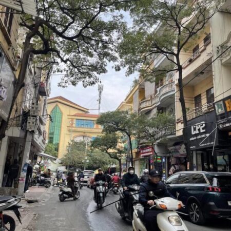 BÁN NHÀ DÂN XÂY PHỐ LÊ LỢI HÀ ĐÔNG, GẦN PHỐ, MẶT TIỀN RỘNG THÊNH THANG. DT 50M2, HƠN 7 TỶ. XÁCH BÁN NHÀ DÂN XÂY PHỐ LÊ LỢI HÀ ĐÔNG, GẦN PHỐ, MẶT TIỀN RỘNG THÊNH THANG. DT 50M2, HƠN 7 TỶ. XÁCH