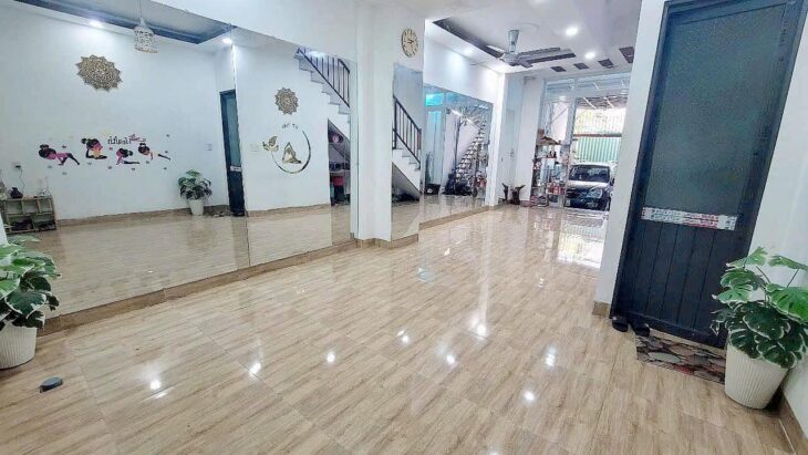 BÁN NHÀ 2 TẦNG GẦN CHỢ VĨNH HẢI NHA TRANG CHỈ 2ty8