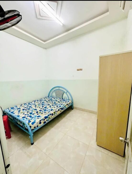 BÁN NHÀ 2 MẶT TIỀN CẤP 4 HẺM NGUYỄN KHUYẾN VĨNH HẢI CHỈ 1ty250