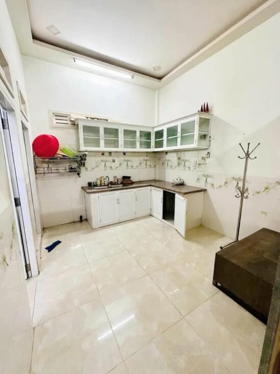 BÁN NHÀ 2 MẶT TIỀN CẤP 4 HẺM NGUYỄN KHUYẾN VĨNH HẢI CHỈ 1ty250