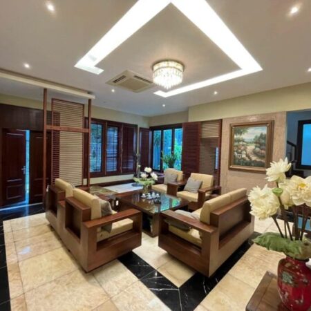 Văn Cao Ba Đình – 6 tầng thang máy – ô tô sát nhà – 60m nhỉnh 14 tỷ