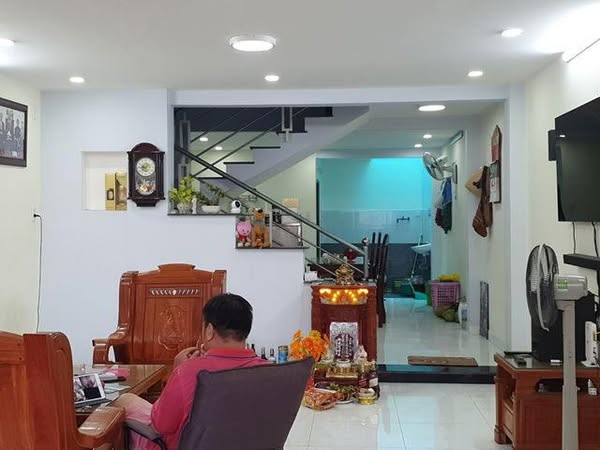 GIÁ NGỘP BÁN TRƯỚC TẾT, HẠ 300 TR => CÒN 4,2x TỶ TỈNH LỘ 10 GIÁP TÊN LỬA – DT 83M2 – BTĐ B –