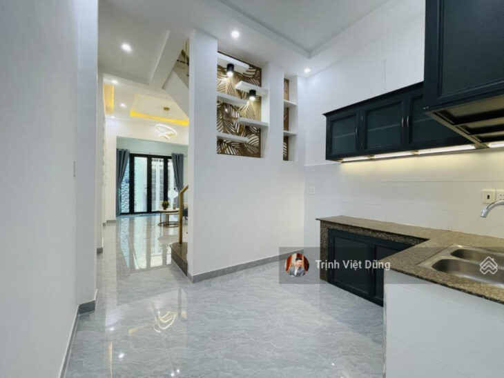 Nhà đối diện Gigamall KCBT 2Tầng, 3PN, 2WC – Mới xây đẹp ở luôn, 2 tỷ 320