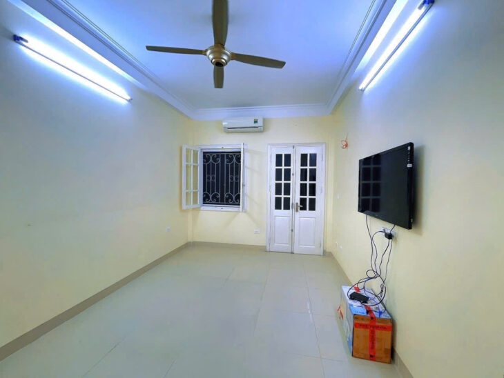 PHÂN LÔ THÁI HÀ – ĐỐNG ĐA – 50M2 x 5T – MT 3.7M – 15 TỶ – Ô TÔ NGỦ TRONG NHÀ-CÁCH PHỐ 50M