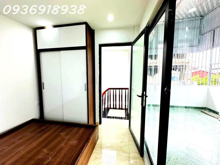 5.4 tỷ-Rẻ nhất quận Hoàng Mai-Nhà mới 41m x 5T-gần phố-gần ô tô-cực thoáng sáng