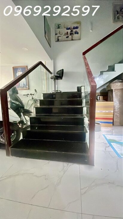 Nhà Phạm Văn Hai Tân Bình 5 Tầng, 6PN,7WC Sổ Vuông Nở Hậu,Chỉ 8.2 Tỷ