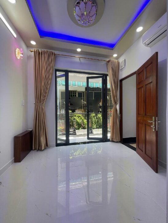 GIẢM 400 tr Nhà Khu VIP NGUYỄN HỒNG ĐÀO gần sân bay, FULL NT hiện đại, nhỉnh 3 tỷ