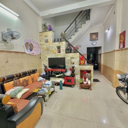 Chỉ 4.1 tỷ bán gấp nhà NGUYỄN TRỌNG TUYỂN, 4m x 10m, 3 lầu.