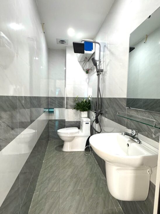 GIẢI PHÓNG – NHÀ MỚI LÔ GÓC THOÁNG, CÓ THANG MÁY