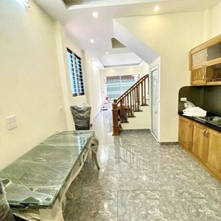Thở phào! Chính chủ bán nhà Ngô Gia Tự, gần BigC Long Biên, thiết kế đẹp, 40m2 chỉ 5.75 tỷ